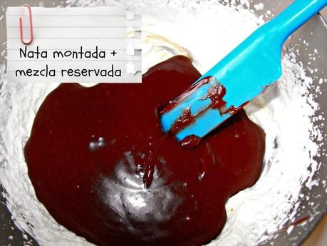 Mousse de chocolate con cobertura brillante