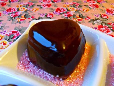 Mousse de chocolate con cobertura brillante