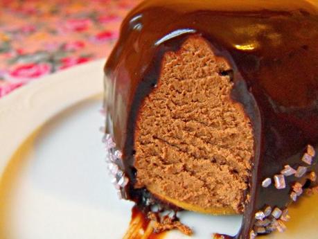 Mousse de chocolate con cobertura brillante