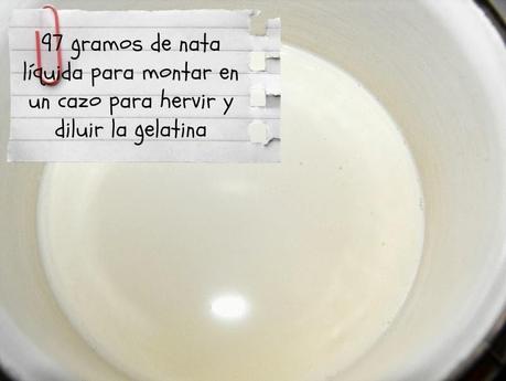 Mousse de chocolate con cobertura brillante