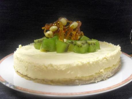 Tarta cremosa de chocolate blanco y kiwi