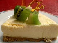 Tarta cremosa de chocolate blanco y kiwi