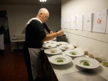 Como la lluvia de otoño y otras cosas fuera de temporada: leyendo Autumn Lightning Como la lluvia de otoño y otras cosas fuera de temporada: leyendo Autumn Lightning