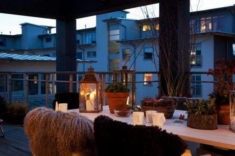 Ático moderno con amplia terraza muebles de diseño estilo nórdico escandinavo diseño de exteriores terrazas decoración interiores pequeños decoración diseño áticos decoración de salones nórdicos cocinas blancas modernas blog decoración de interiores Ático moderno con amplia terraza