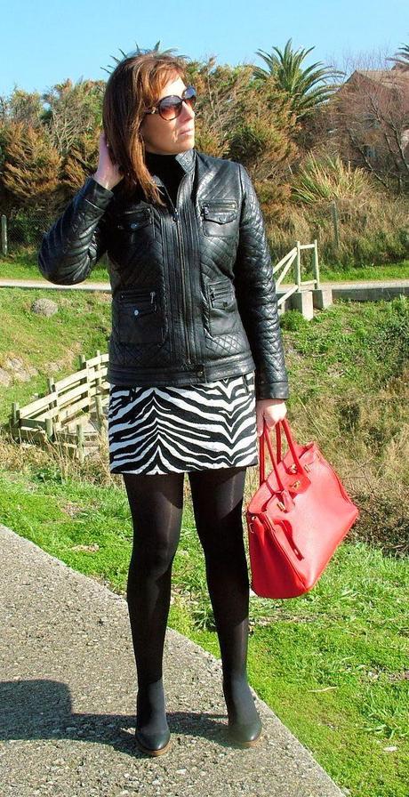 MIS LOOKS - FALDA ESTAMPADO CEBRA