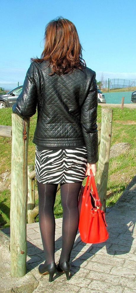 MIS LOOKS - FALDA ESTAMPADO CEBRA