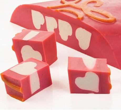 Love is int the bath 4