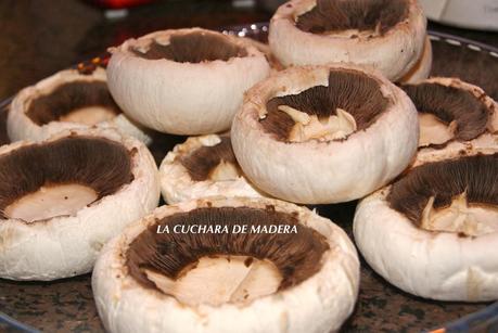 CHAMPIÑONES RELLENOS DE TRES FORMAS, CON ATUN, CON POLLO Y CON VERDURAS