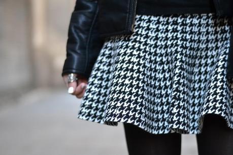 HOUNDSTOOTH