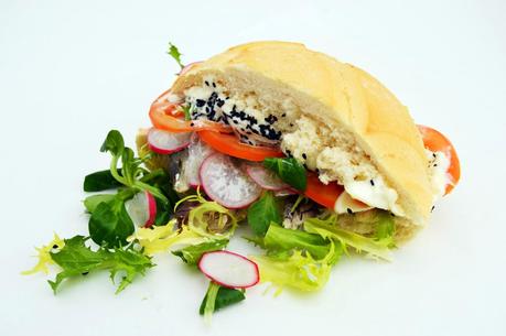 Bocata de bonito y rábanos