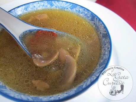 SOPA DE CHAMPIÑONES CON JAMON