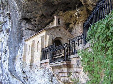 cueva_covadonga_asturias_lugares_historia