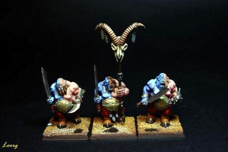 Grupo de mando de Ogros Toro con espadas y puños de hierro