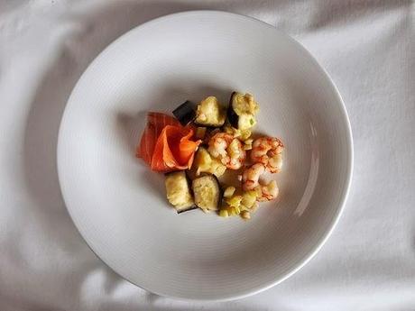 Berenjenas con gambas y salmón ahumado