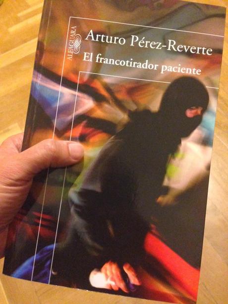 El francotirador paciente de Arturo Pérez-Reverte, adrenalina y spray