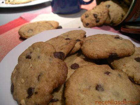 GALLETAS DE CHOCOLATE Y AVELLANAS