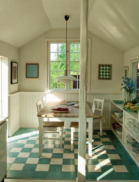 VIVIR, COMO EN UN SUEÑO, EN UNA CASA ROJA EN EL CAMPO