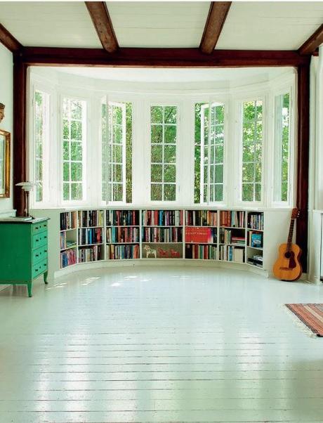 VIVIR, COMO EN UN SUEÑO, EN UNA CASA ROJA EN EL CAMPO