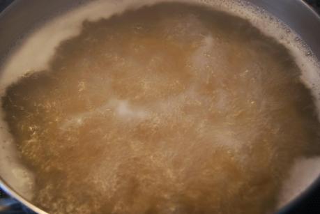 Plumas con Salchichas de pavo y Crema de Quesitos Plumas con Salchichas de pavo y Crema de Quesitos