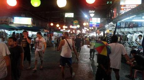 Khao San Road la zona de mochileros de Bangkok