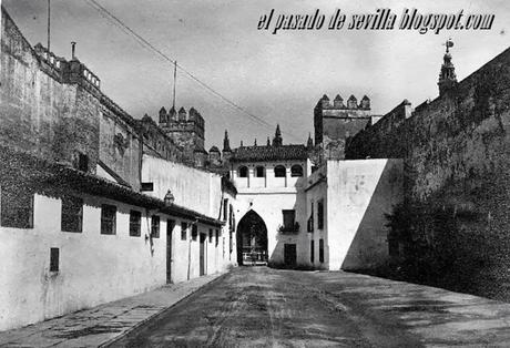 Plaza del Triunfo y Alcázar de Sevilla