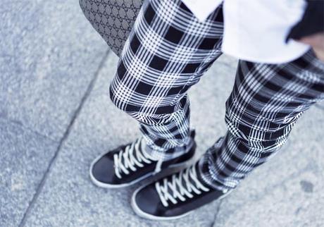 street style barbara crespo tartan trousers sheinside zara gucci bag fashion blogger outfit