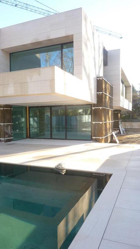 Nuevas imágenes de obra del proyecto de vivienda unifamiliar situado al N.E. de Madrid
