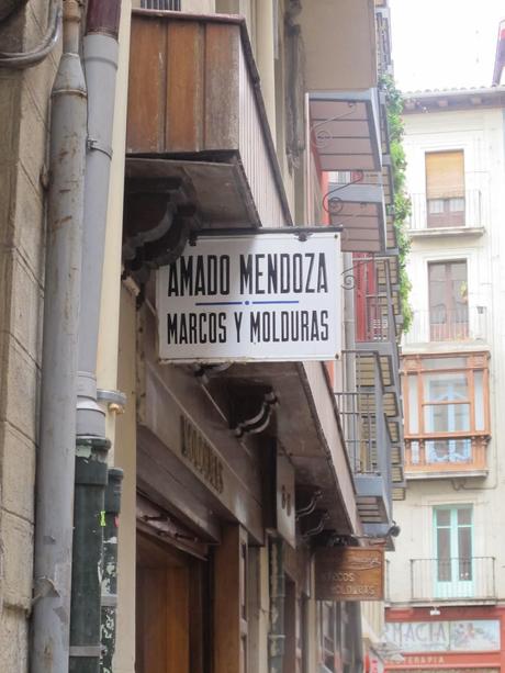 Antiguos carteles de mi ciudad....