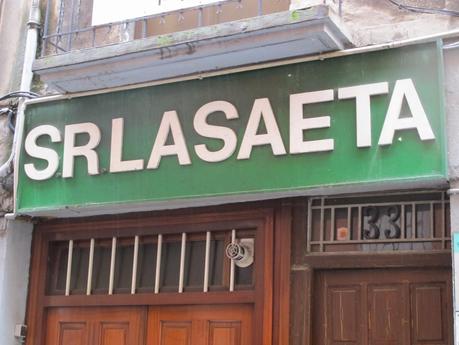 Antiguos carteles de mi ciudad....