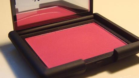 Nars nos seduce a través de Guy Bourdin