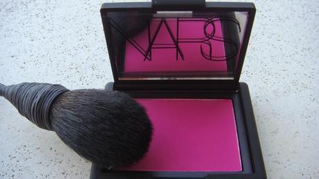 Nars nos seduce a través de Guy Bourdin