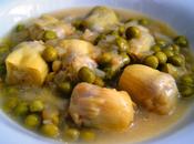 Alcachofas salsa verde guisantes