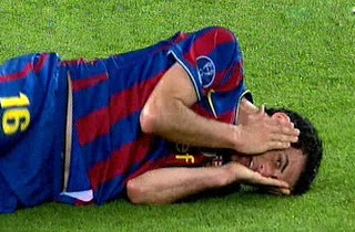 Sergio Busquets, jugador del F.C. Barcelona, haciendo una de sus representaciones como Maestro del Teatro.