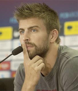 Piqué, jugador del Barcelona, ha hecho unas declaraciones en su cuenta de twitter refiriéndose al polémico arbitraje del partido Elche Real Madrid.