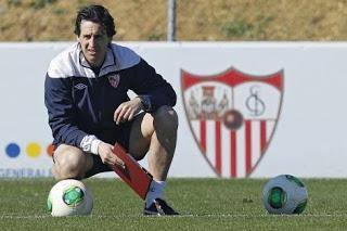 Emery, entrenador del Sevilla C.F., en la cuerda floja por los malos resultados.