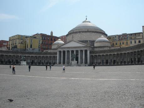 Plaza del Plebiscito, dónde se encuentra la Basílica de San Francisco de Paula y el Palacio Real