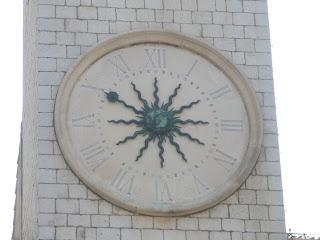 Reloj, de la Torre del Reloj, situada en la Plaza Luza, centro de la ciudad de Dubrovnik.