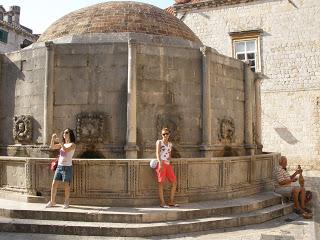 Gran Fuente de Onofrio, principal fuente de abastecimiento de agua de Dubrovnik en la antigüedad.