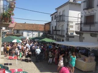 Feria de productos artesanales de la zona en la que podrás encontrar desde alimentación hasta muebles.