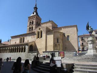 Iglesia de San Martín, de origen mozárabe y estilo románico.