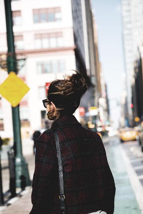 GRey_Skirt-Plaid_Jacket-Chain_Boots-Outfit-street_Style-23