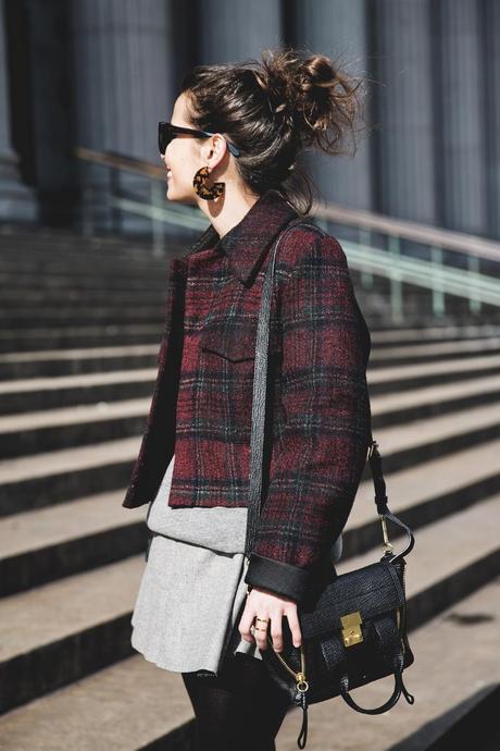 GRey_Skirt-Plaid_Jacket-Chain_Boots-Outfit-street_Style-17