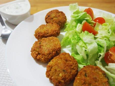 falafel con salsa de yogur