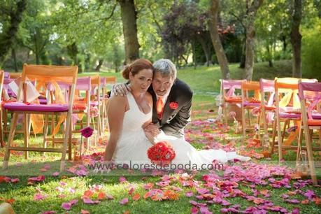 Decoración de boda en tonos fucsia y naranja