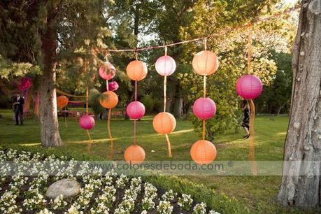 Decoración de boda en tonos fucsia y naranja