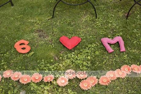 Decoración de boda en tonos fucsia y naranja