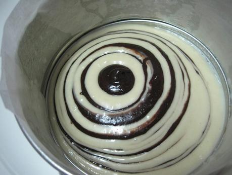 TARTA RAYADA DE CHOCOLATE