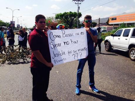 Venezuela en la calle protestando!!