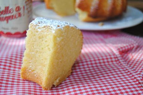 BIZCOCHO INGLÉS DE ALMENDRA (ALMOND TEA CAKE)