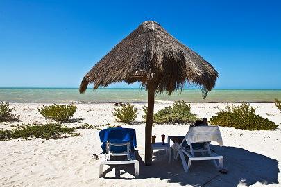 Festeja el amor en Xixim, donde abunda la serenidad total Desde el mar